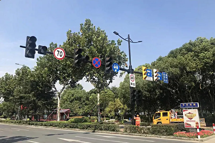 交通综合杆